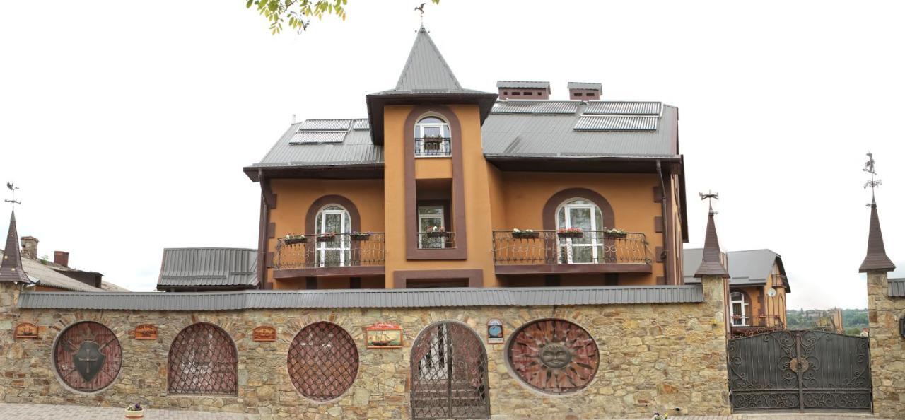 Sadyba Smotrytska Perlyna Kamjanets-Podilskyj Rum bild